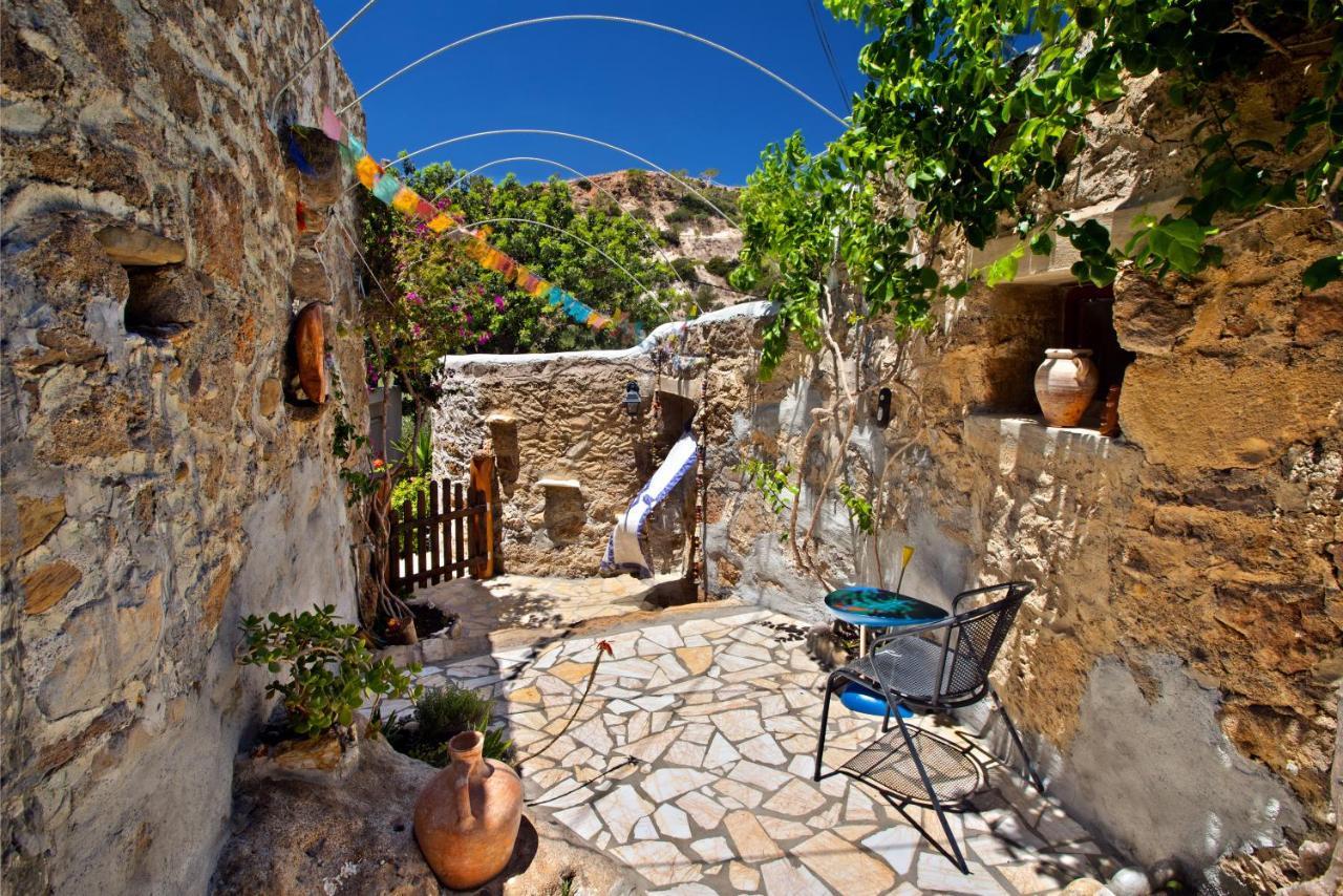 Natura Cottages Makrýgialos Екстериор снимка