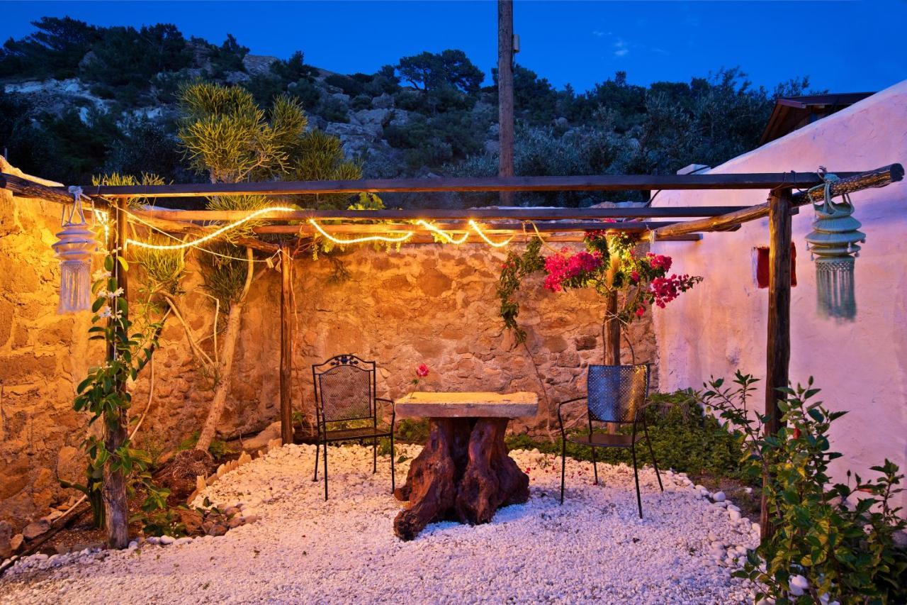 Natura Cottages Makrýgialos Екстериор снимка