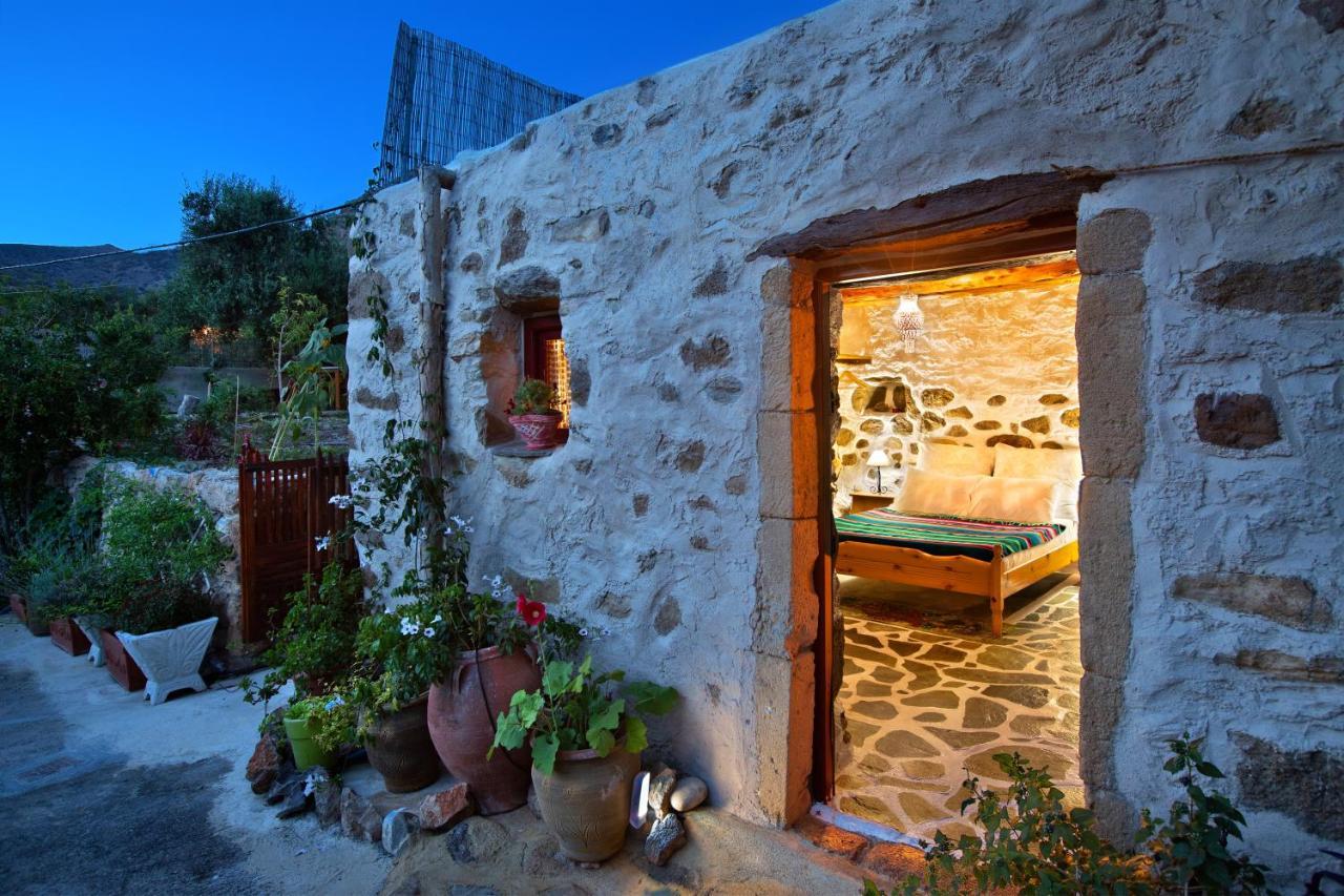 Natura Cottages Makrýgialos Екстериор снимка