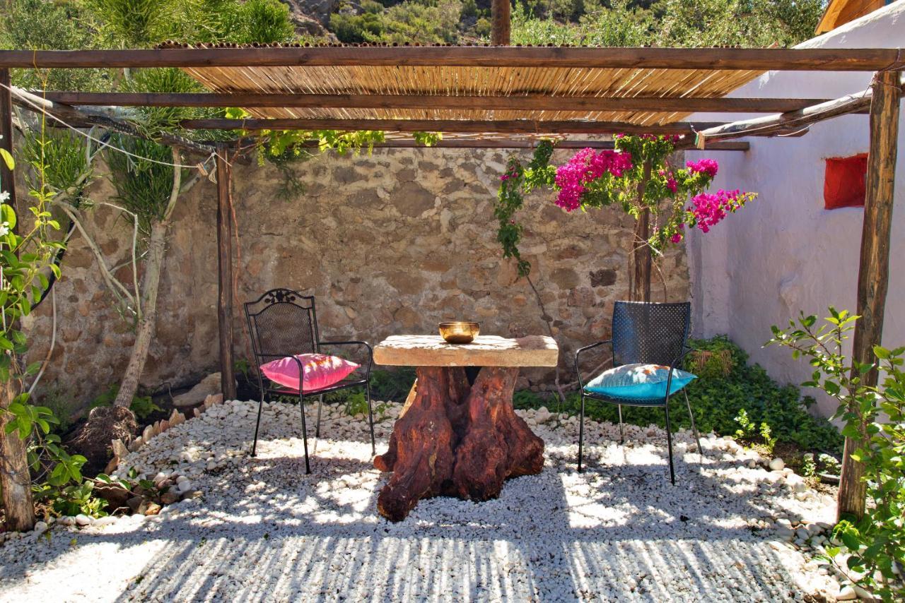 Natura Cottages Makrýgialos Екстериор снимка
