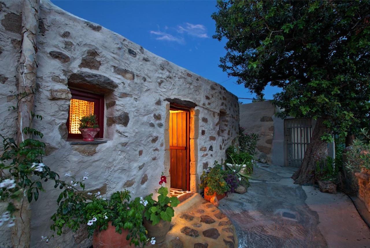 Natura Cottages Makrýgialos Екстериор снимка